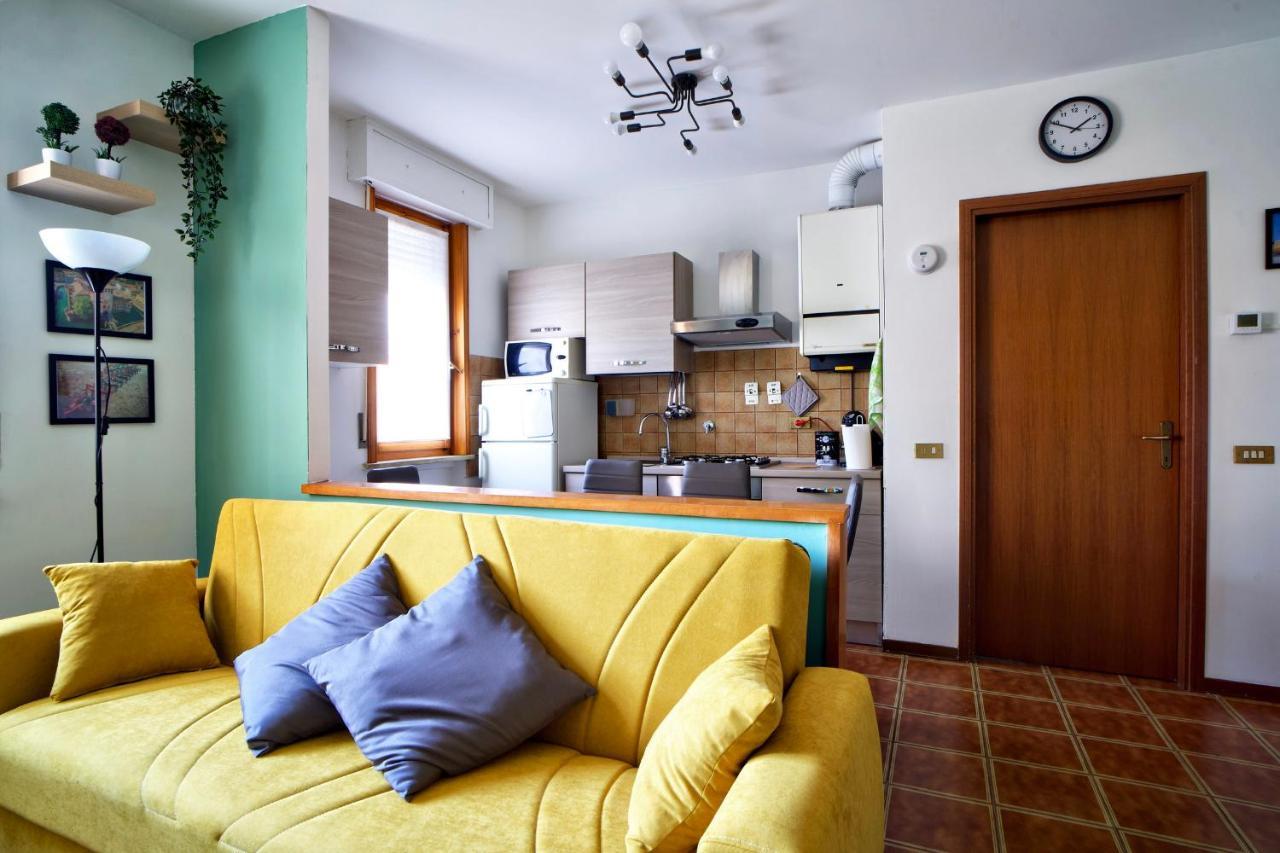 Casa Zoe Apartment Free Parking,Self Check In & Free Wi Fi Parma Exterior foto